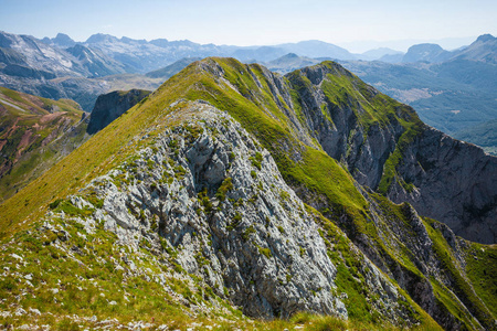 令人惊叹的山风景