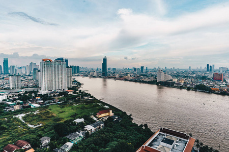 从上述空中竞争中看到的曼谷城市景观天际线全景