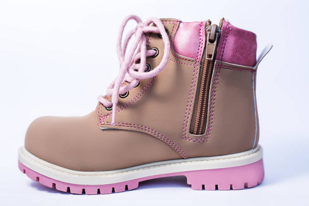 粉红色的儿童鞋白色背景图片