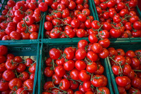 蔬菜市场的西红柿。