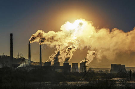 工厂管道污染空气