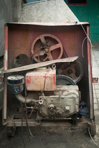 旧水泥搅拌机图片