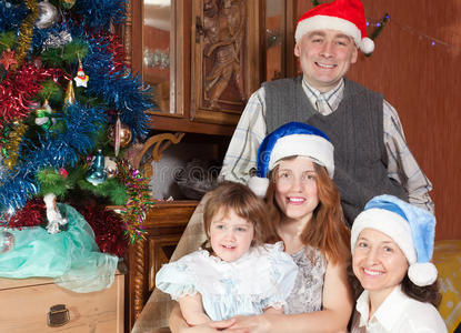 圣诞帽快乐家庭