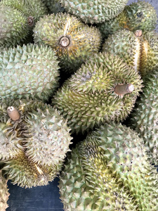 新鲜榴莲水果质地的背景。泰国市场