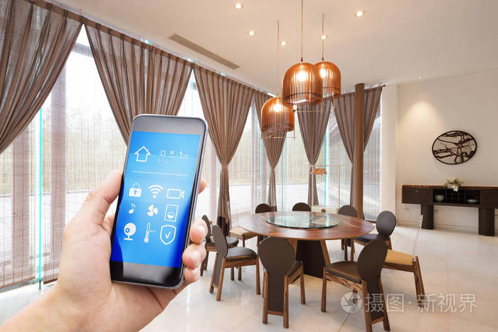 智能手机,智能家居和现代餐厅