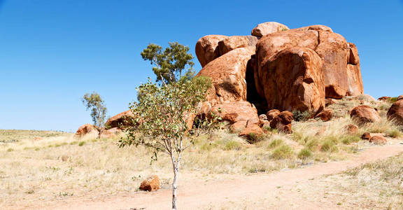 在澳大利亚, 魔鬼大理石的岩石