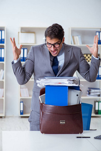 苦恼的老板图片