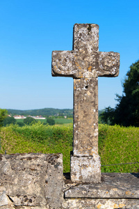 老石十字架在风景