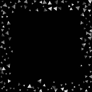 黑色背景上的银色纸屑三角形
