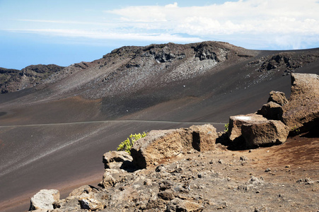 徒步哈雷阿卡拉火山口图片