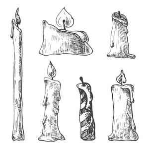 手绘的一套燃烧的蜡烛。 素描风格的矢量插图。