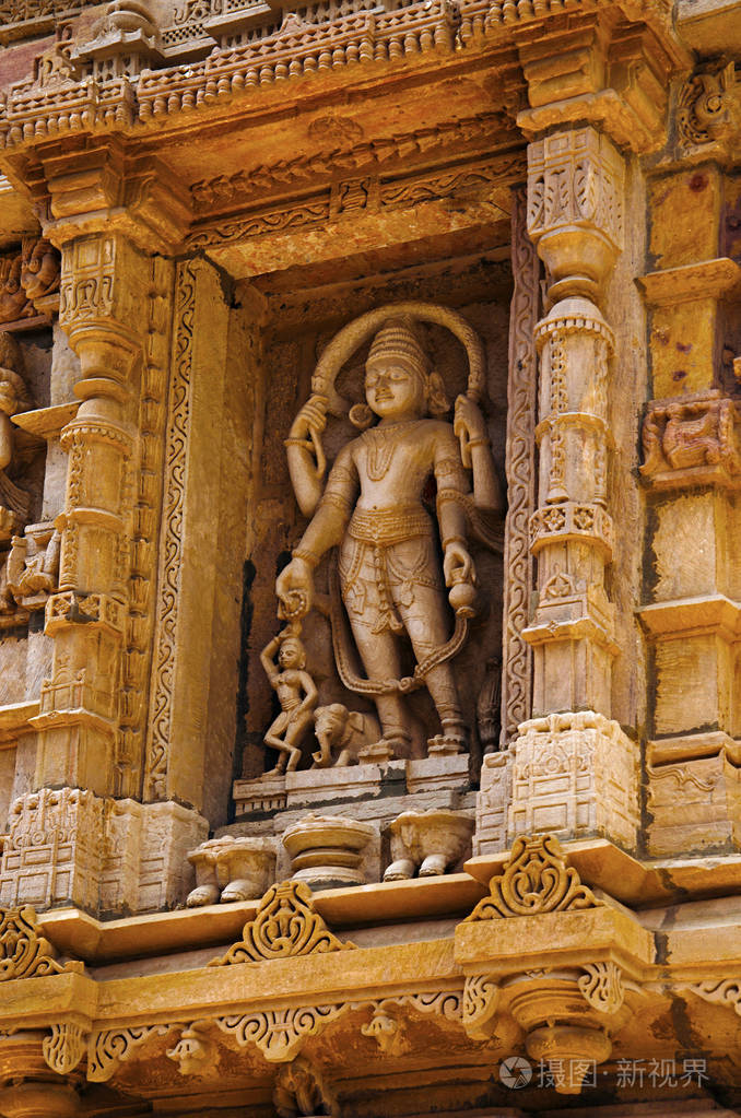 雕刻偶像的外墙, Hatkeshwar Mahadev, 第十七世纪寺, 家庭神 Nagar 婆罗门。Vadnagar