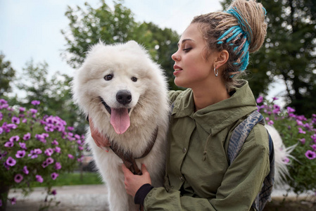 犬系女孩特点图片