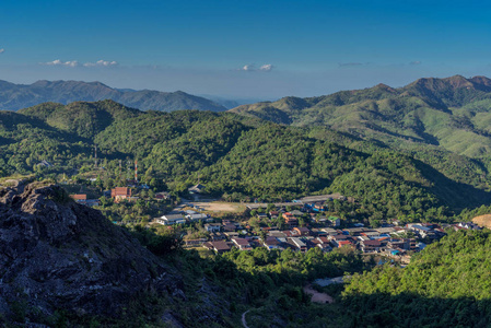 泰国碧府农村地区山谷的小村庄