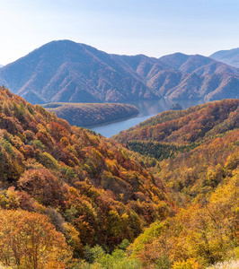 从日本秋秋福岛乌班台杜鹃湖线的角度来看日本秋秋