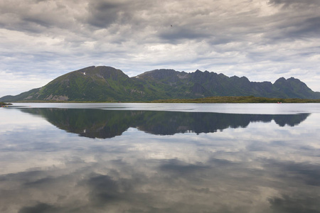 挪威洛夫顿群岛上的纽克松德小国景观
