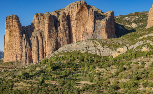 Mallos Riglos 在韦斯卡, 长拍摄全景