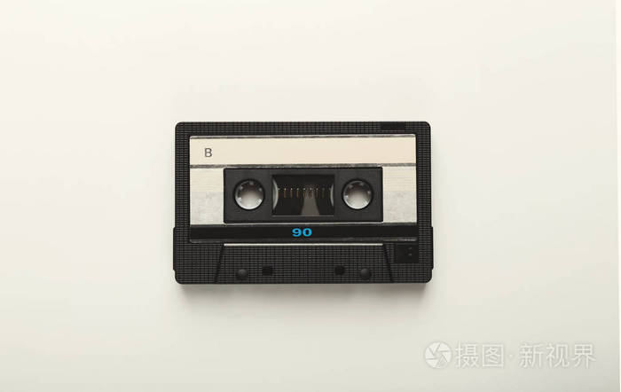孤立在白色背景上的老式录音带