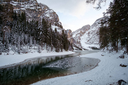 Braies 湖冬季景观