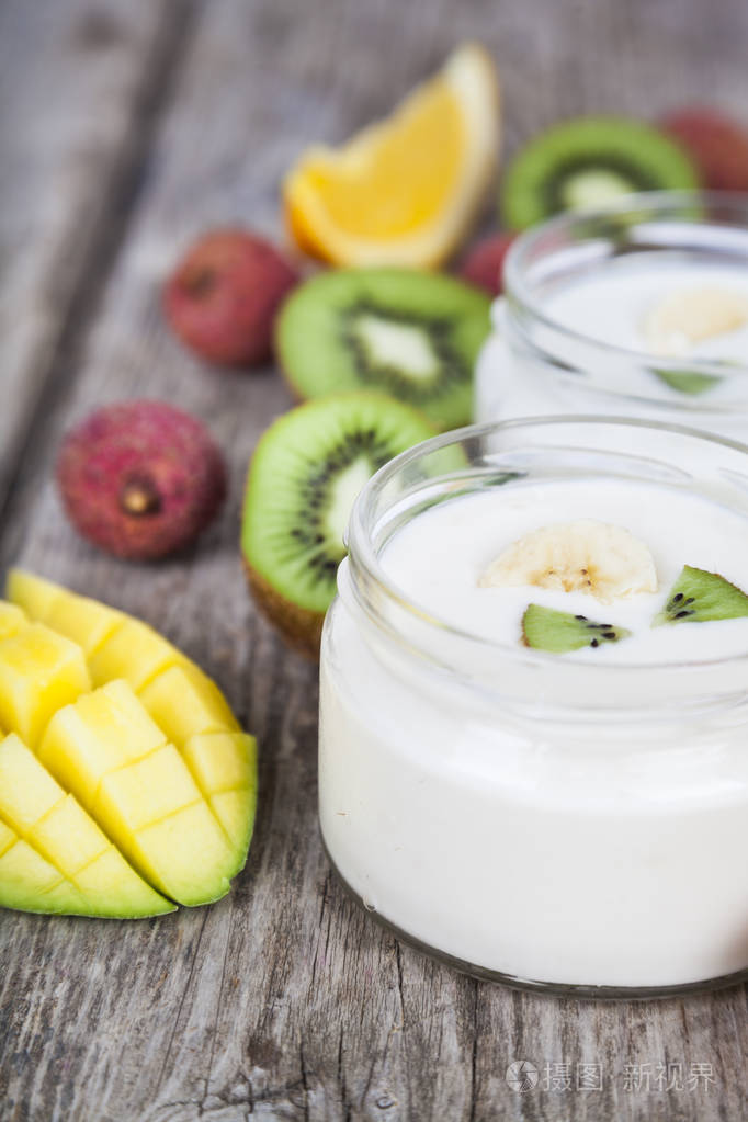 热带水果酸奶