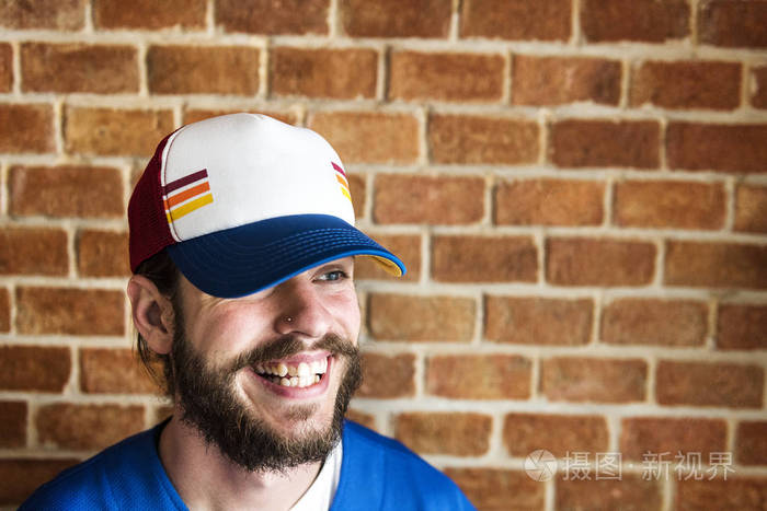 戴帽子的白种人肖像