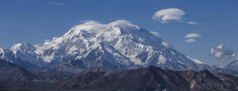 德纳 麦金利 是北方最高的山峰。