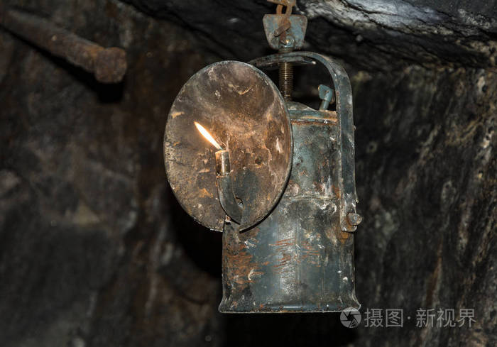 硬质合金灯或乙炔气灯