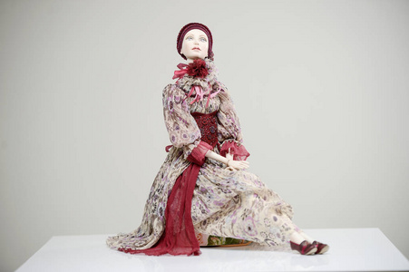 瓷黏土女孩礼服红色紧身衣维多利亚时代