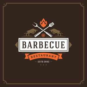 烧烤餐厅标志矢量插图。 烧烤牛排屋菜单标志公牛的轮廓。 老式排版徽章设计。