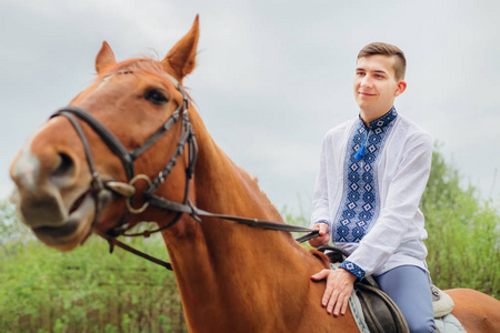 马头在天空图片