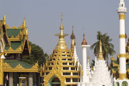 佛教寺庙建筑群是缅甸仰光佛教的历史象征