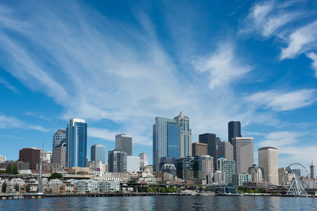 西雅图 Citycape 在晴朗, 蓝色天