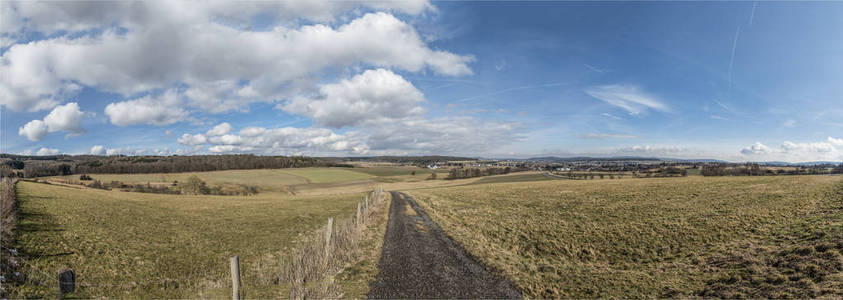 Taunus 地区乡村景观全景图