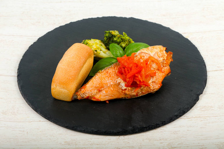 用胡萝卜烤鲑鱼图片