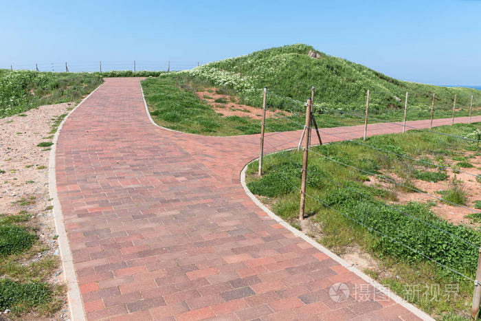 在北海的德国海岛 Helgoland 徒步旅行路线与十字路口