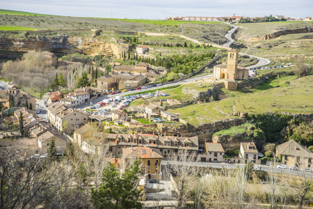 西班牙塞戈维亚市的鸟瞰图。古罗马和中世纪的城市