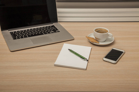 木制办公桌图片-木制办公桌素材-木制办公桌插画-摄图新视界