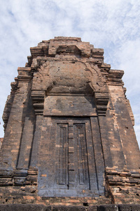 泰国东北部伊桑省BuriRam省PrasatMuangTam的高棉寺遗址。泰国，Buriram，2017年11月。