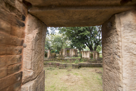 泰国东北部伊桑省BuriRam省BuriRam市以南的PrasatThongRuins。泰国，Buriram，2017年11月。