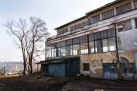 布拉格捷克共和国巴兰多夫阶地废弃废墟funkcionalism建筑群，1927年由马克斯市区设计，灵感来自旧金山附近的悬崖房子