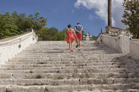 徒步旅行的妇女徒步旅行者