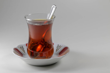 传统土耳其茶隔离