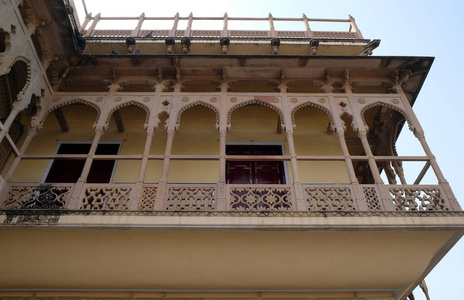 建筑细节在斋浦尔市宫殿拉贾斯坦印度。 宫殿是贾布尔的王公座，是卡奇瓦哈拉杰普特家族的首领。