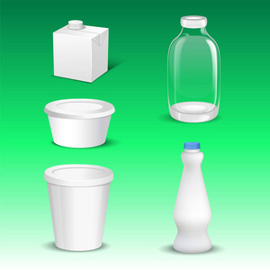 一套白色空白现实乳制品包装, 包括塑料瓶和纸箱包隔离矢量插图