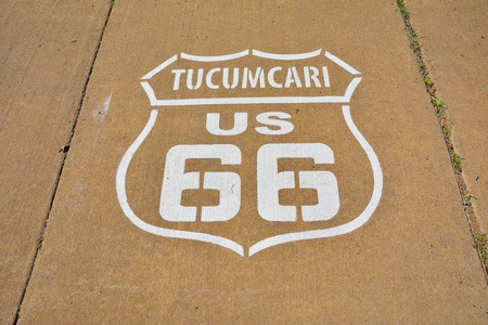 66 号公路标志在新墨西哥的 Tucumcari