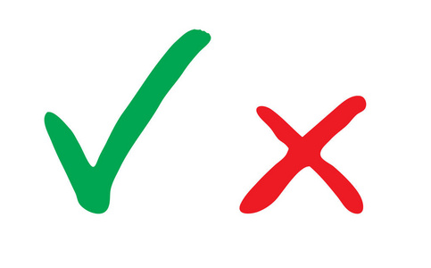 矢量插图用绿色和红色手画蹩脚检查标记。绿色复选标记图标