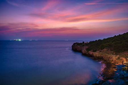 美丽的海景在 srichang 岛