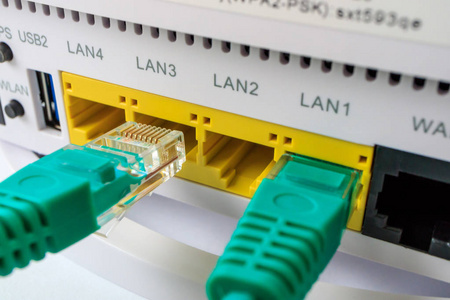 白色路由器, 包括电缆绿色, 家庭互联网接入