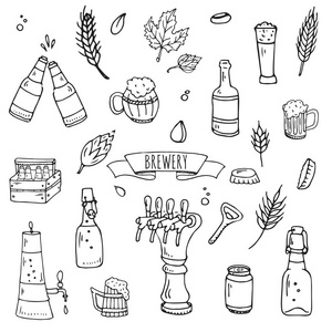 手绘涂鸦一套啤酒厂图标。 矢量插图集。 卡通工艺啤酒生产符号。 粗略酿造元素收集酒吧设备麦芽啤酒花玻璃桶磨啤酒龙头。