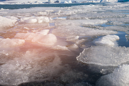 Jokulsarlon冰川冰冻冰和冰岛湖冬季自然景观